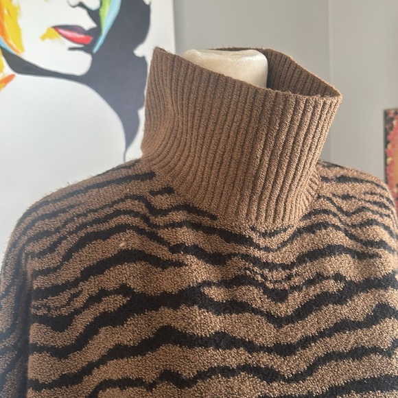 Lou & Grey Women Pull Over Sweater - Picture 8 of 11